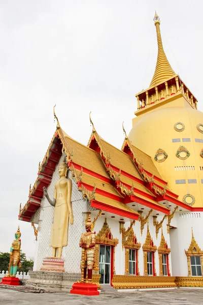 O edifício do templo está localizado no Chachoengsao, Tailândia — Fotografia de Stock
