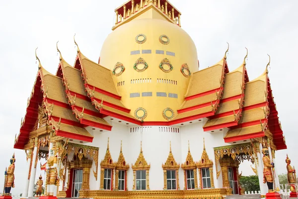 L'edificio del tempio si trova al Chachoengsao, Thailandia — Foto Stock