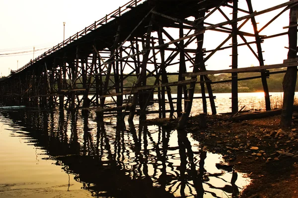 Starý dřevěný most tak dlouho — Stock fotografie