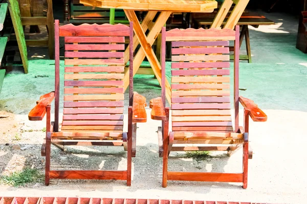 Braune Holzstühle — Stockfoto