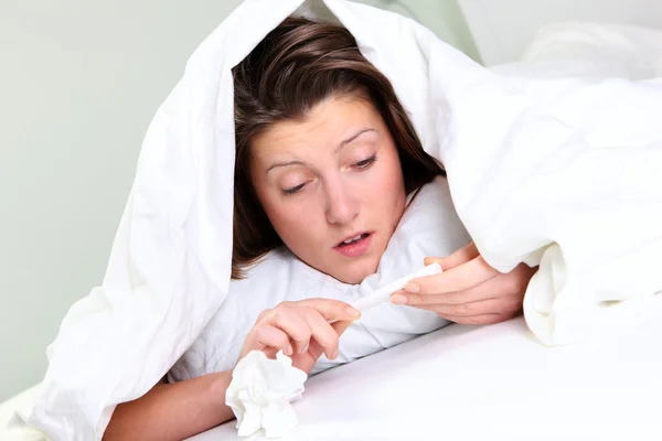 Grippe oder Erkältung? — Stockfoto