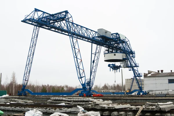 Gantry crane — Stockfoto