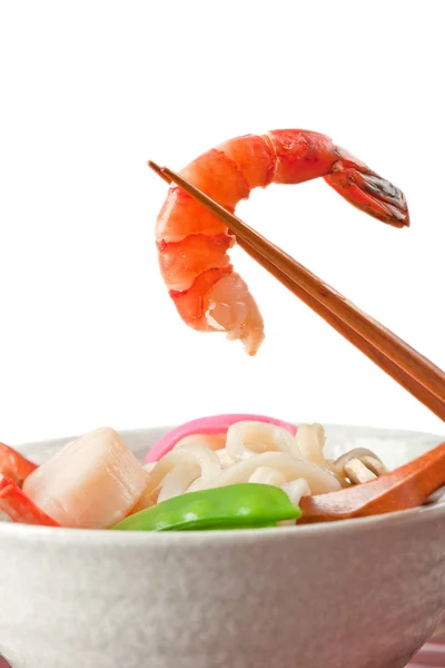 Mořské plody udon nudle polévka, populární japonské jídlo — Stock fotografie