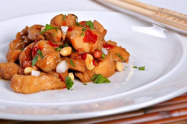 Kinesisk mat kung po kyckling — Stockfoto