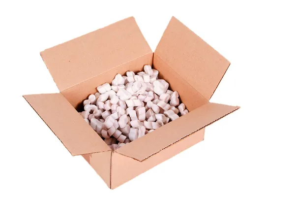 Caixa de transporte com amendoim de isopor — Fotografia de Stock