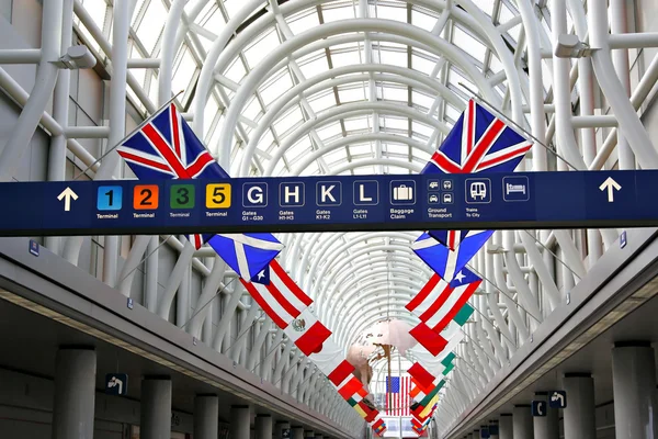 Internationell flygplats terminal — Stockfoto