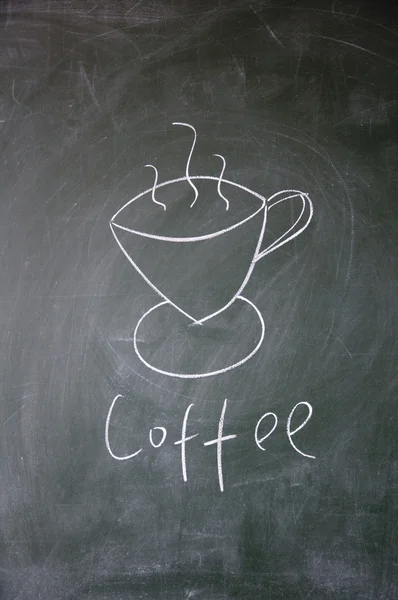 Kaffeetasse mit Kreide auf Tafel gezeichnet — Stockfoto