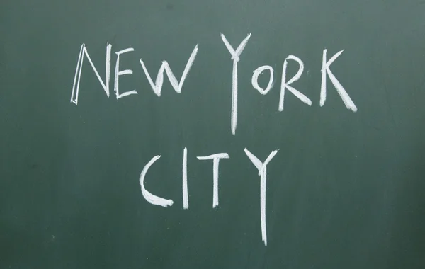 New york city geschreven met krijt op blackboard — Stockfoto