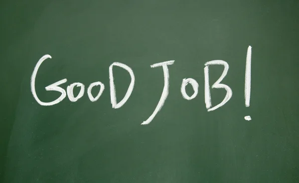 Bra jobbtitel skrivs med krita på svarta tavlan — Stockfoto