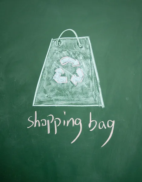 Bolsa de compras reutilizable dibujada con tiza en pizarra —  Fotos de Stock