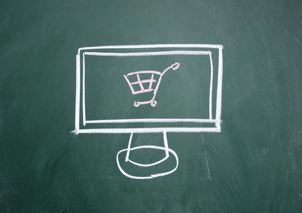 Online nákupní košík nakreslen křídou na tabuli — Stock fotografie