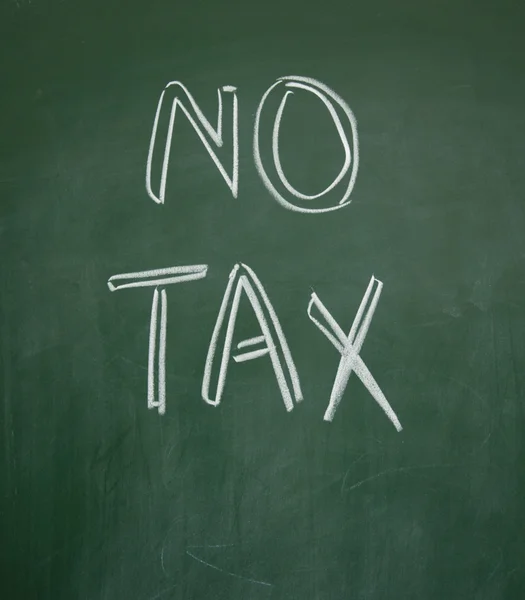 Geen belasting titel geschreven met krijt op blackboard — Stockfoto