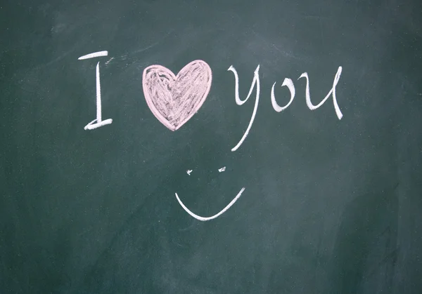 Ich liebe dich mit Kreide auf Tafel gezeichnet — Stockfoto