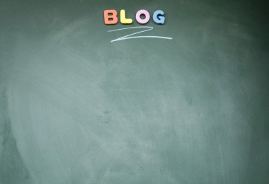 tahtaya tebeşir ile yazılmış blog başlığı