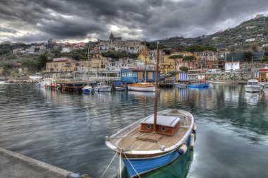 Bir Massa lubrense, İtalyan balıkçı köyü, liman hdr