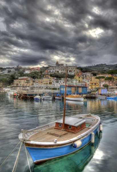 Massa lubrense, Italiaanse vissersdorp (hdr) — Stockfoto