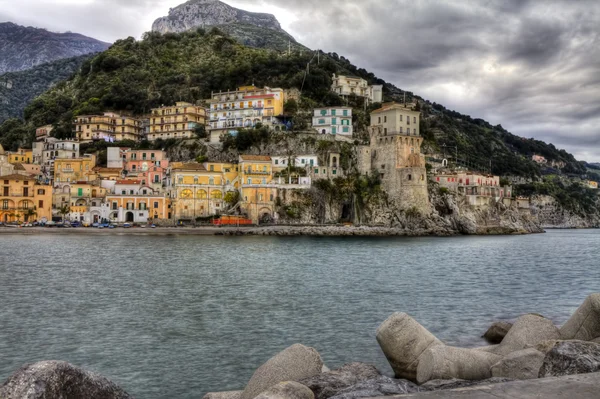 Cetara, pueblo pesquero italiano, de la costa de Amalfi — Foto de Stock