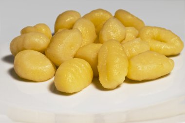 İtalyan yemek gnocci