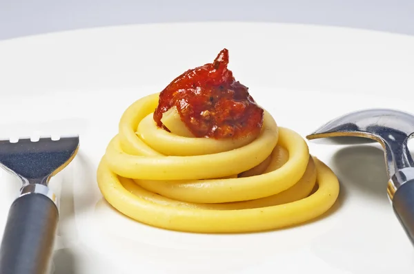 Macarrão com molho de tomate — Fotografia de Stock