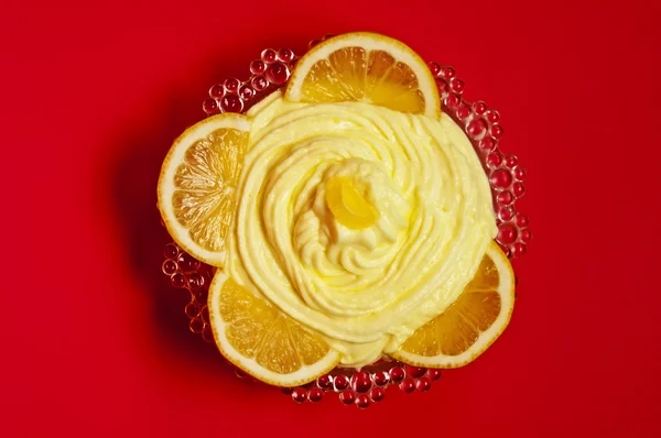 Crema con limón —  Fotos de Stock