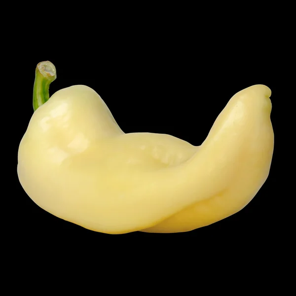 Желтый перец на черном фоне — стоковое фото