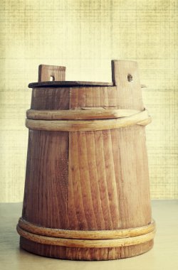 Small wooden barrel clipart