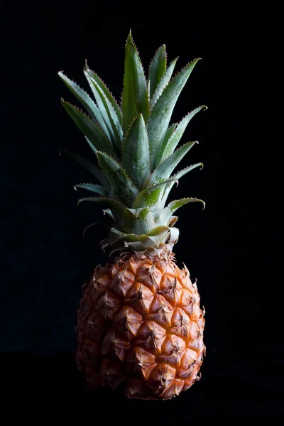 Dojrzałe, soczyste ananasy — Zdjęcie stockowe