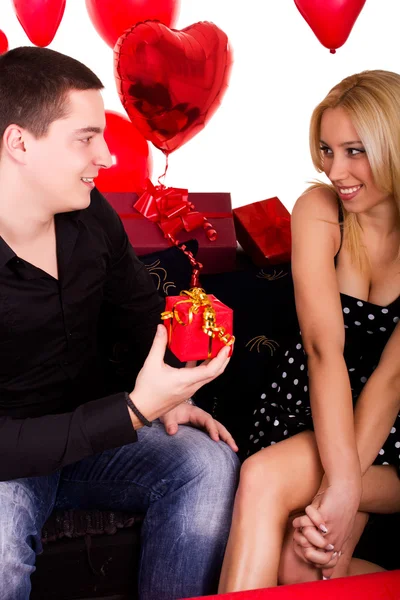 Young attractive couple romantic date — Stock Photo, Image