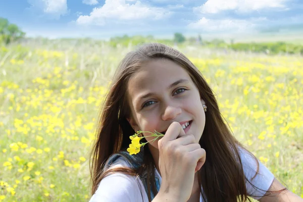 Girl on the nature — Stock Photo, Image