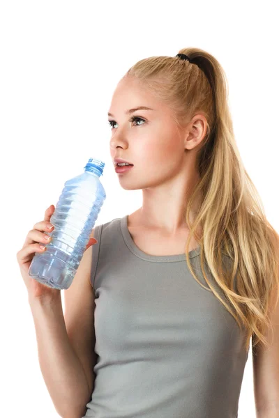Jovem menina desportiva com água — Fotografia de Stock