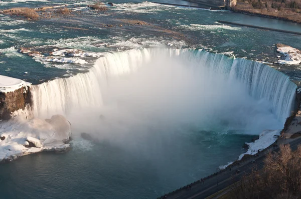 Horseshoe Falls (Niagara) z výše uvedených v zimě — Stock fotografie