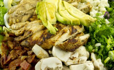 Izgara Tavuk Salatası