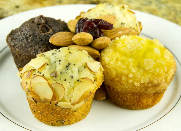 Muffins With Almonds — Stock Photo, Image