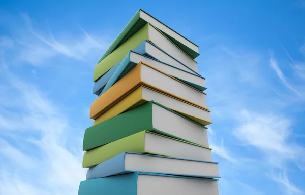 Boeken en blauwe hemel — Stockfoto