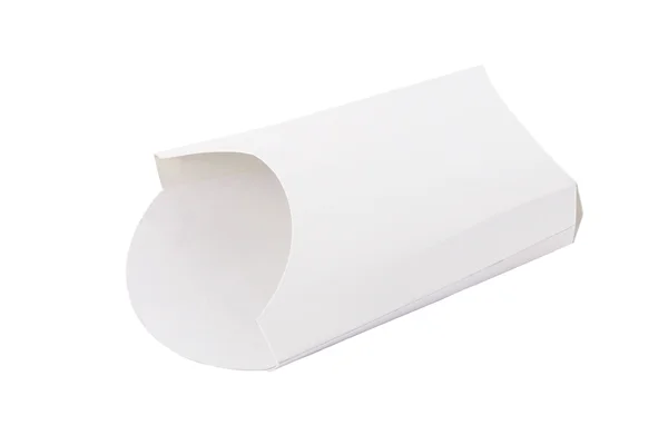Бумажная коробка картошки фри на белом фоне . — стоковое фото