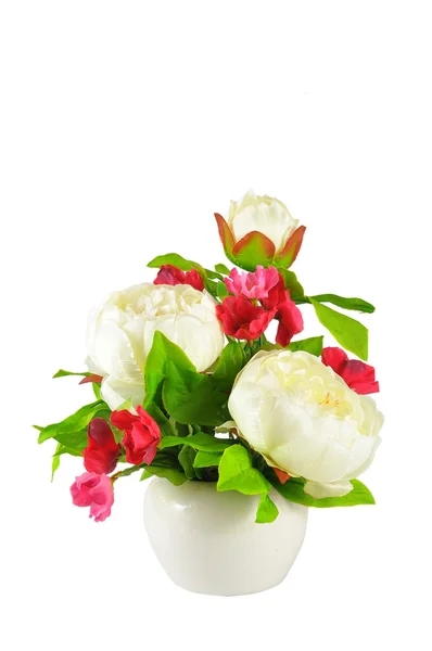 Disposizione di fiori artificiali colorati su sfondo bianco — Foto Stock