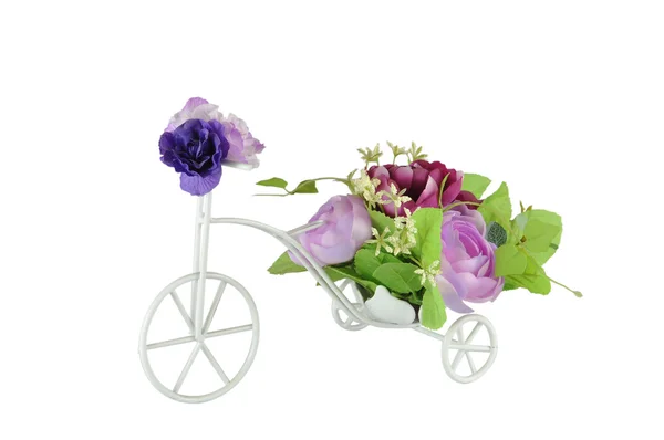 在自行车上的鲜花花束 — 图库照片