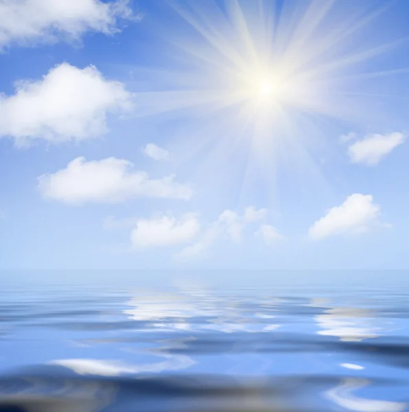 Море и небо — стоковое фото