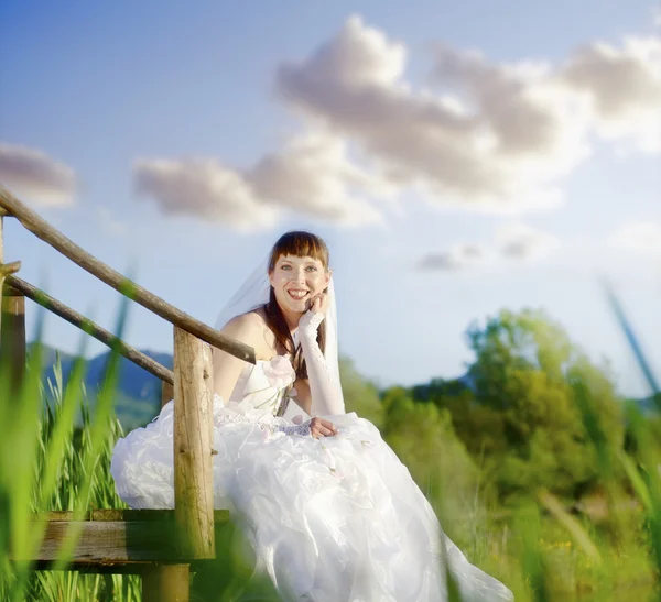 Bride on nature — Stock Photo, Image