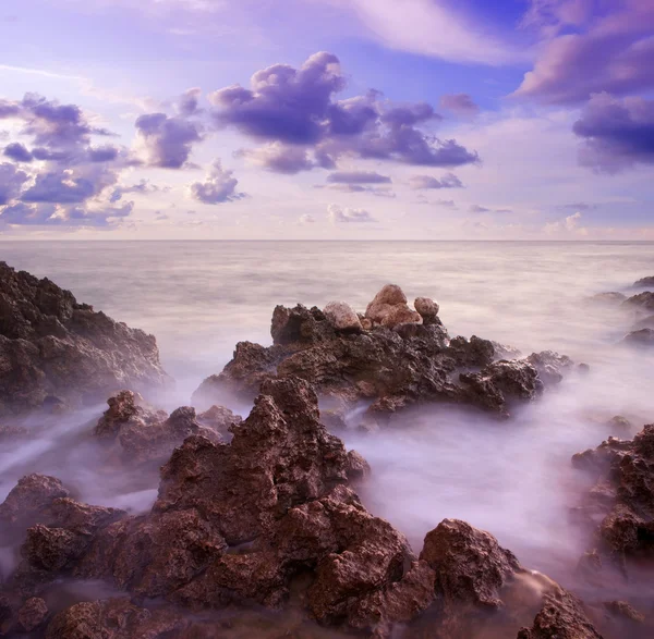 Deniz günbatımı üzerinde — Stok fotoğraf