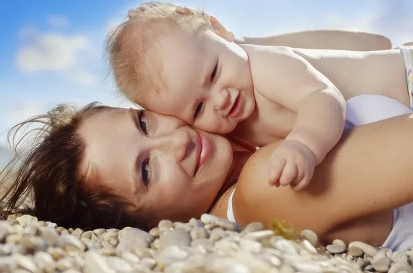 Mulher e seu bebê — Fotografia de Stock