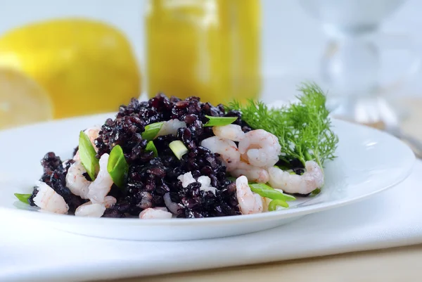 Black rice with shrimps — Stock Photo, Image