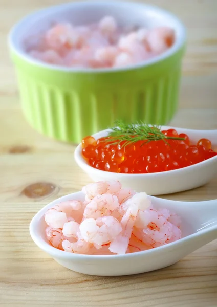 Camarones y caviar — Foto de Stock