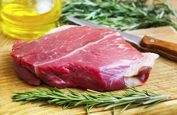 Syrové maso s rozmarýnem — Stock fotografie