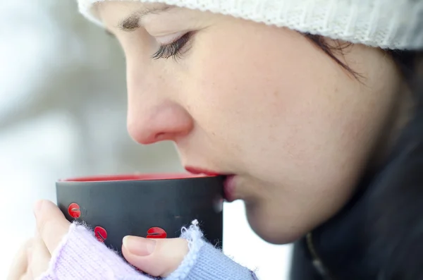 Vrouw Drink koffie — Stockfoto