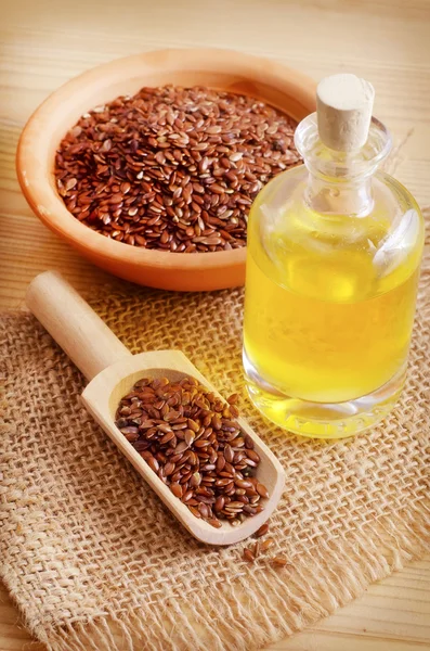 Lněný olej a lněná semena — Stock fotografie