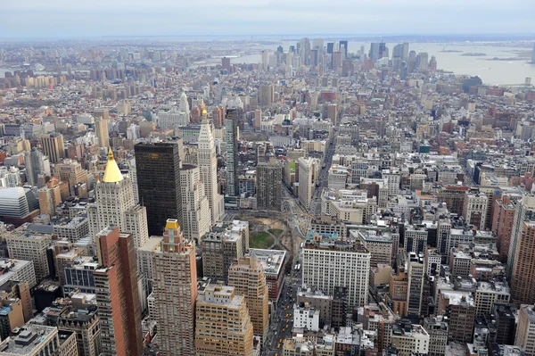 纽约市曼哈顿市中心的天际线 — 图库照片