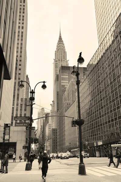 42. Straße in New York City Manhattan im schwarz-weißen Stil — Stockfoto