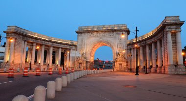 Manhattan Köprüsü arch