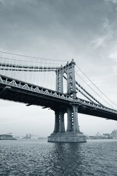 Manhattan Bridge preto e branco — Fotografia de Stock